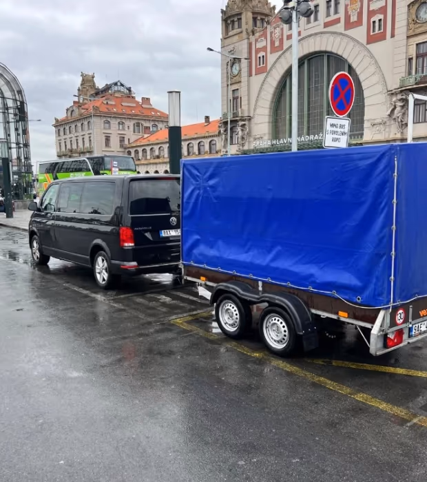 Prostorný minivan Velké taxi